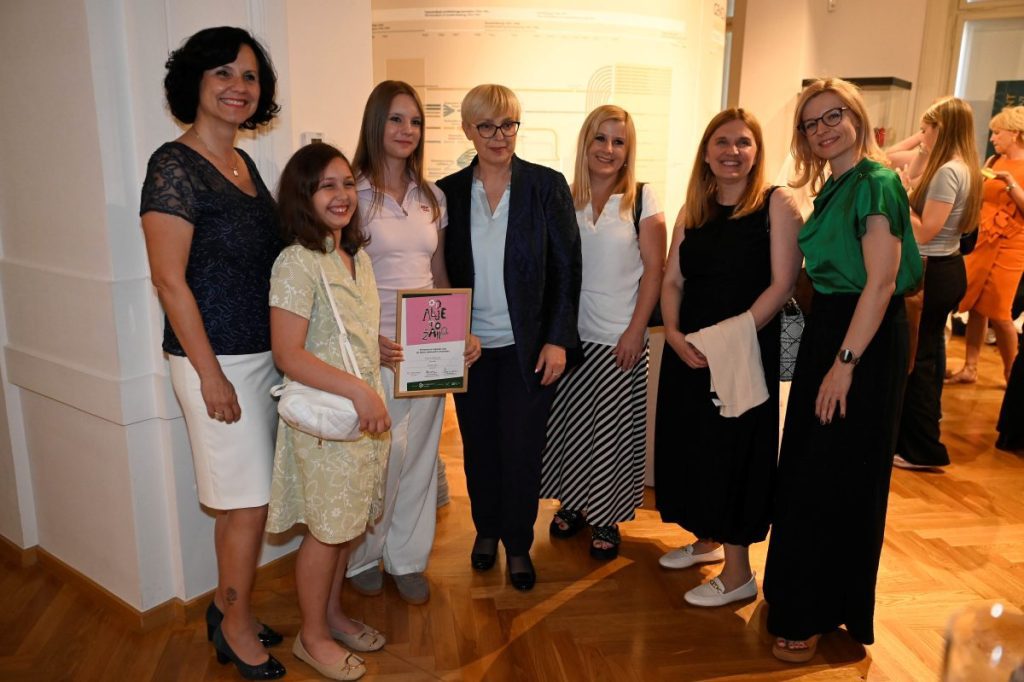 Likovna dela otrok v Galeriji Muza